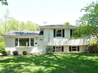 916 Tulip Ln, Naperville, IL