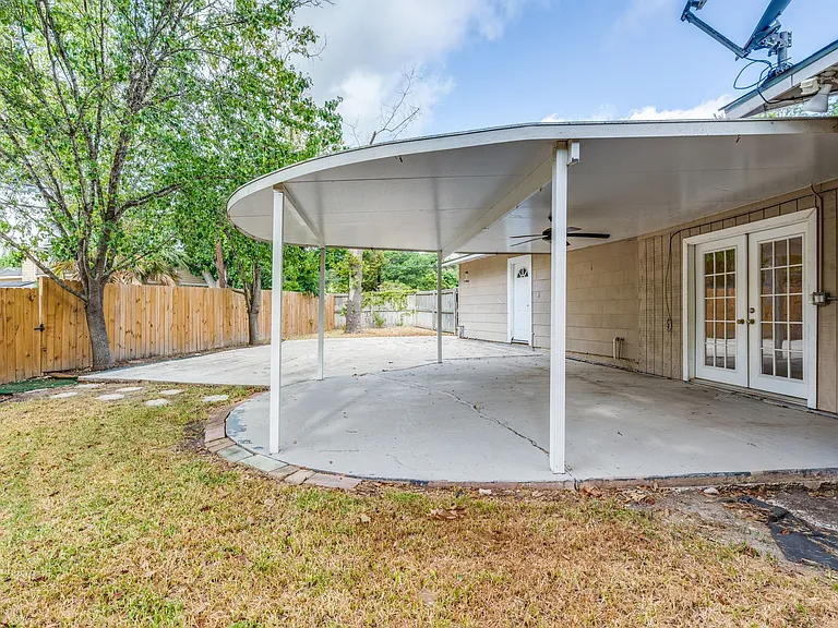 100 Seford Dr — Photo 24