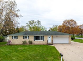 1087 Bethany Pl, Green Bay, WI 54304