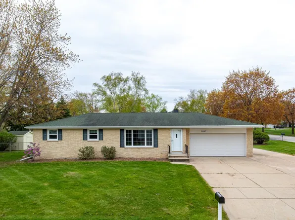 1087 Bethany Pl, Green Bay, WI 54304
