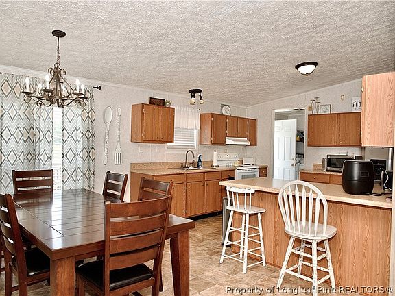 3rd image of 1071 Watts Rd