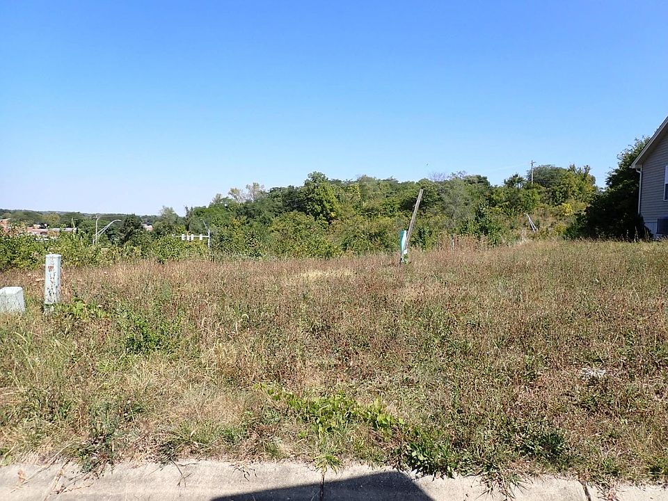 1st image of 131 Linda Ln