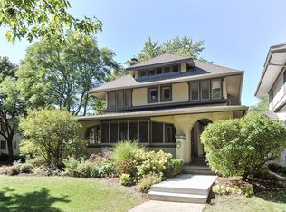 301 N Elmwood Ave, Oak Park, IL 60302