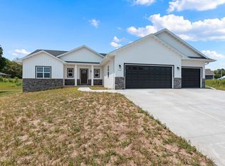 1115 Crescent Sq, Green Bay, WI 54313