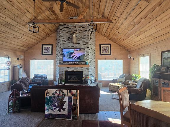 3rd image of 28143 N Island Cir