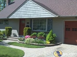 9 Nevada St, Syosset, NY 11791