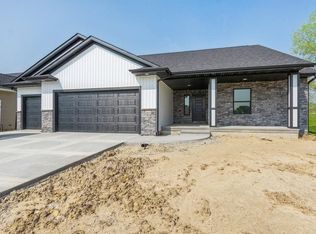 4623 Oak Creek Ct NE, Cedarrapids, IA 52411