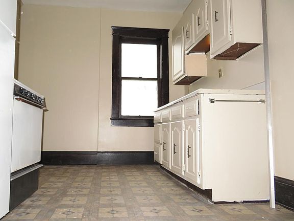 2nd image of 339 E South St APT 1