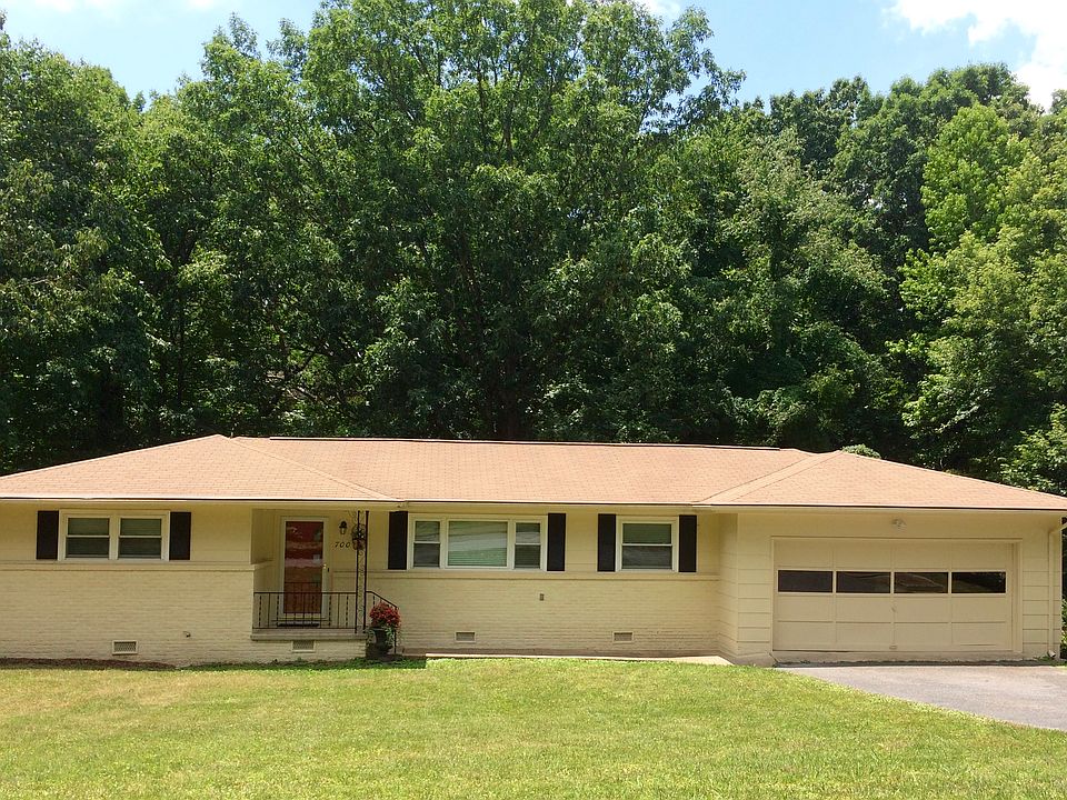 1st image of 700 Danbury Dr
