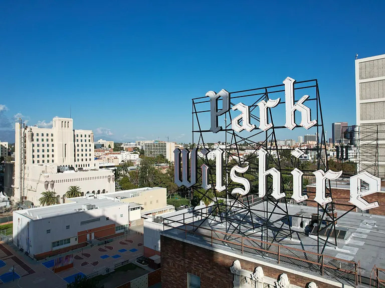 Park Wilshire — Photo 32