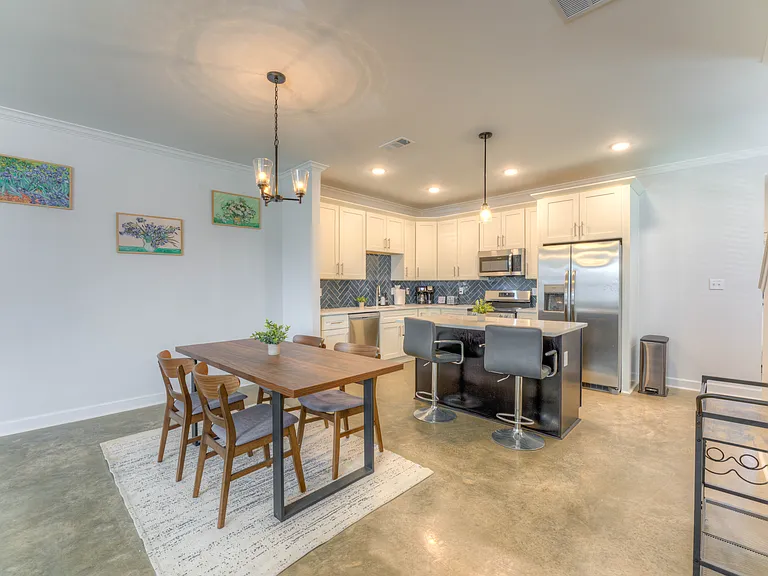1030 Forrest Ave #1030 — Photo 6