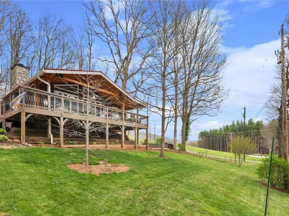 574 Cherry Avenue, West Jefferson, NC 28694