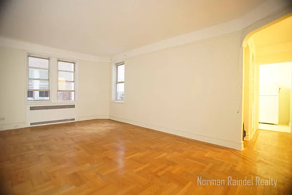 Rented by Norman Raindel, LREB | media 4