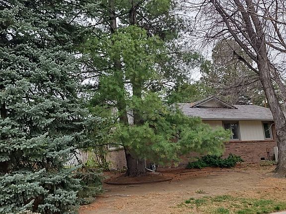 2nd image of 2002 E Green Oaks Dr