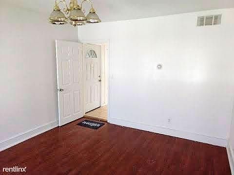 3rd image of 560 Douglas Ave #3R