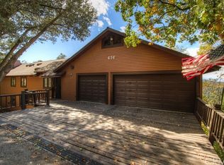 656 Chateau Dr, Crestline, CA 92325
