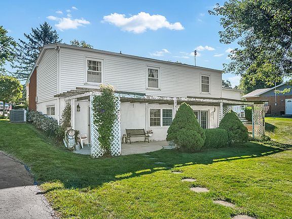 5th image of 1011 Forest Hill Dr