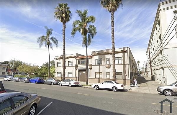 1st image of 333 W 4th St #10