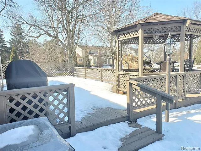 Deck & Gazebo