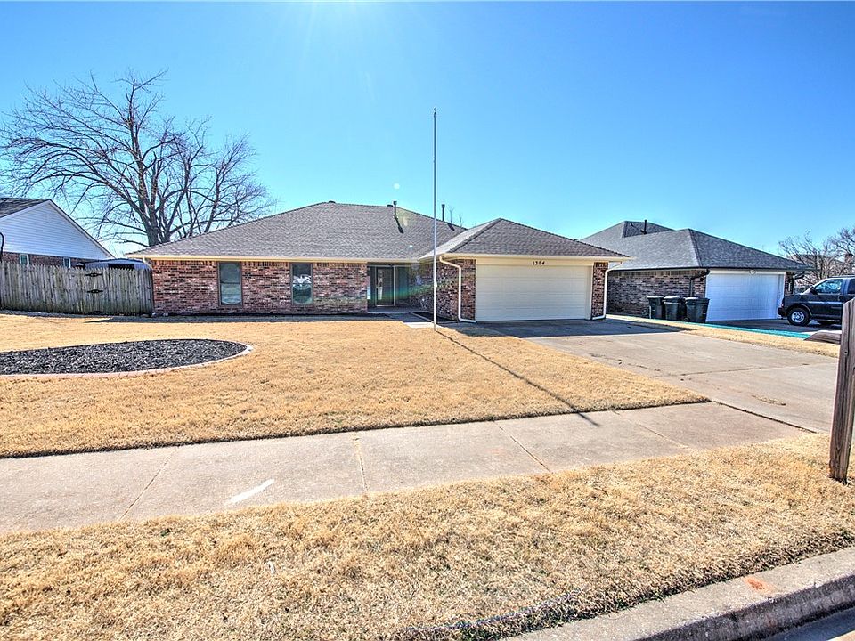 1304 NE 22nd St Moore OK 73160 Zillow