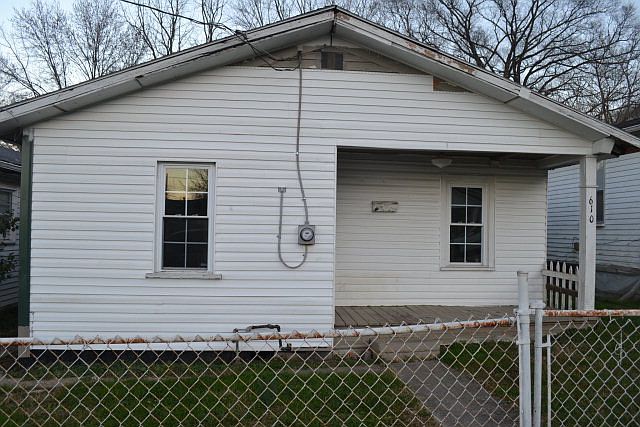 1st image of 610 Wood St