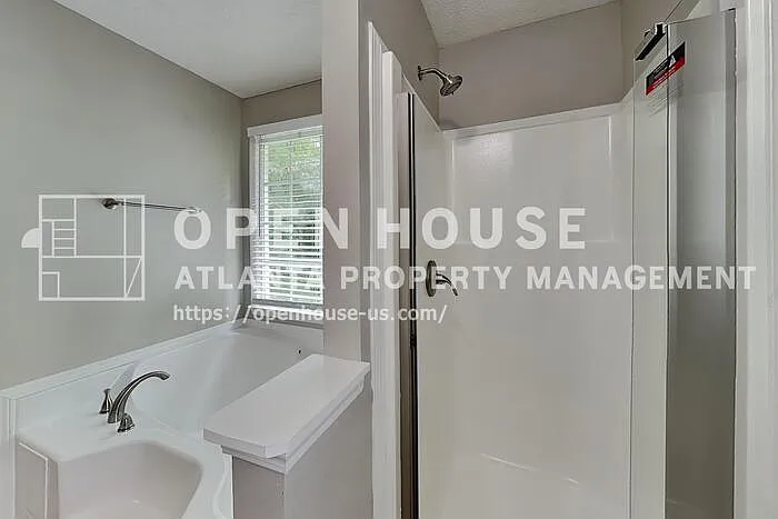 360 Warrenton Dr — Photo 12
