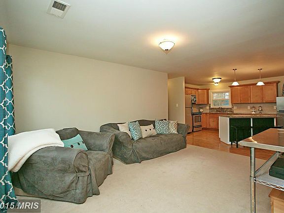 4th image of 800 S Dickenson Ave