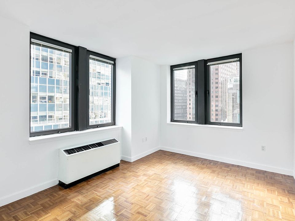 1st image of 10 Maiden Ln #1616