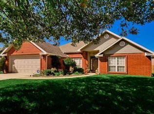 2827 N Quail Creek Dr, Fayetteville, AR 72703