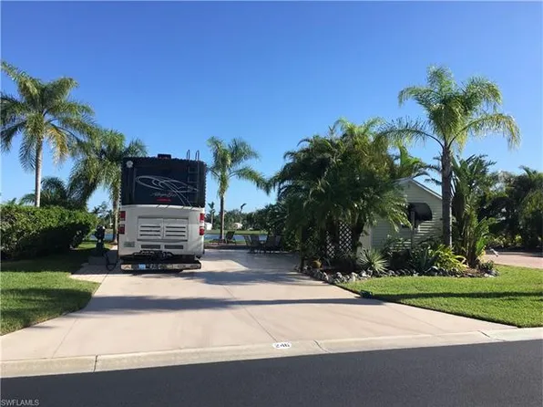 3028 E Riverbend Resort Blvd, Labelle, FL 33935