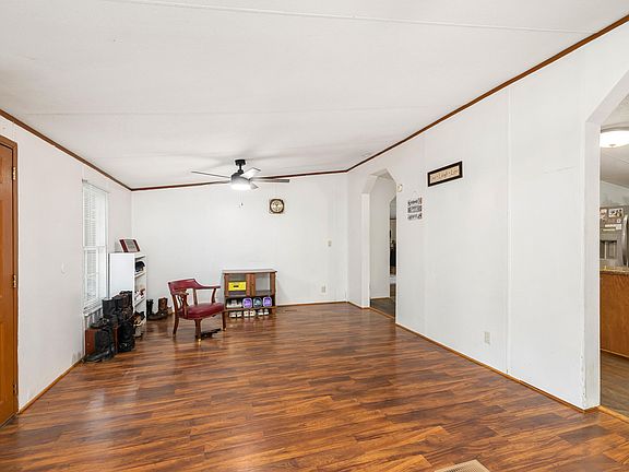 3rd image of 6185 Shetland St