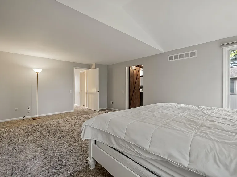 1125 Meadowglen Ct — Photo 23