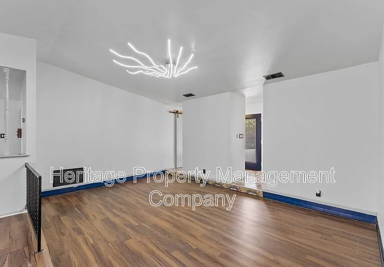 2526 Town Briar St — Photo 6