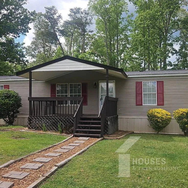 313 Ashwood Ln — Photo 1
