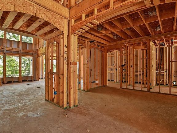 5th image of 4002 Silverwood Dr