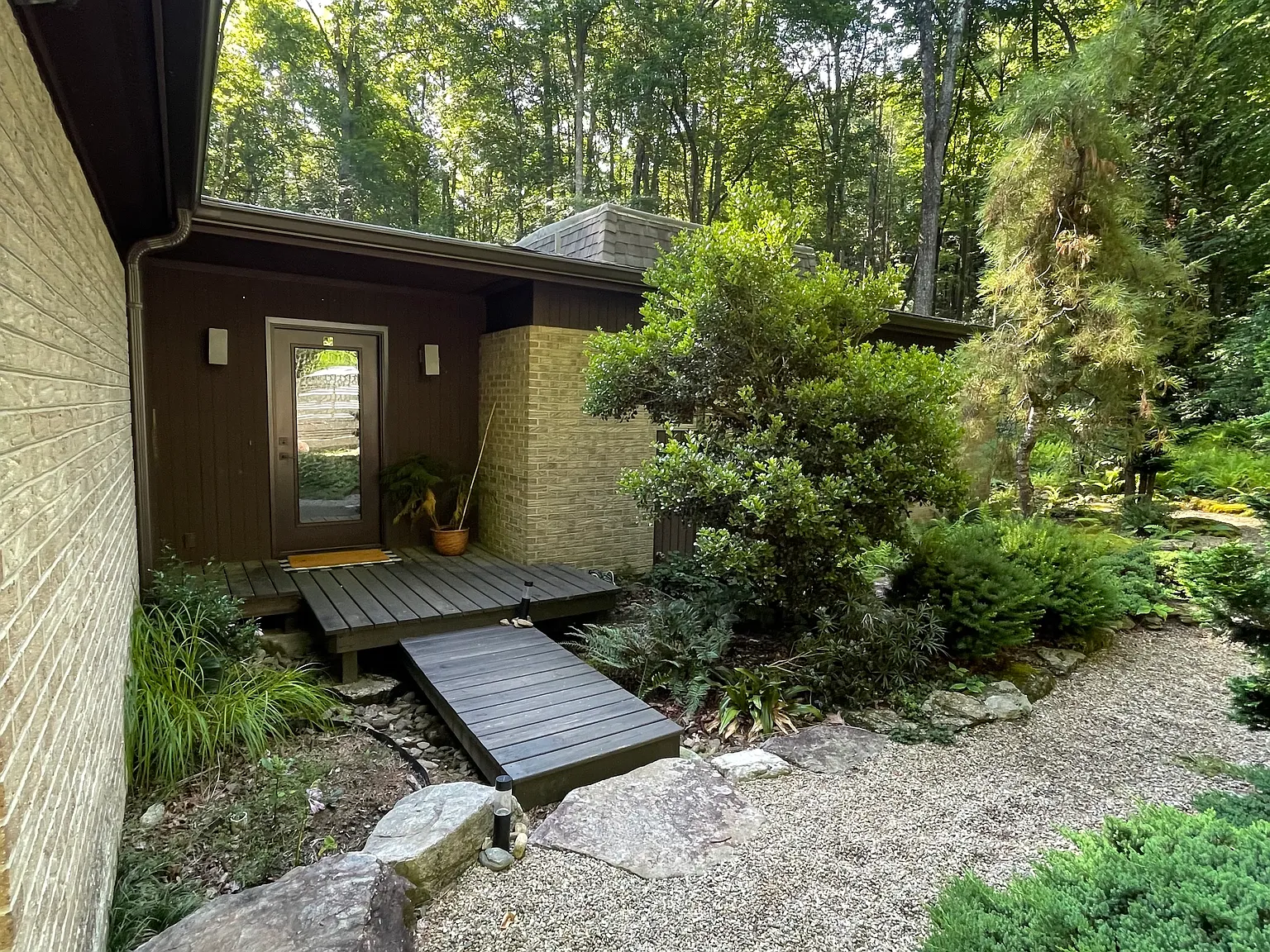 3 bed, 2000 sqft, $2,500 — Photo 1