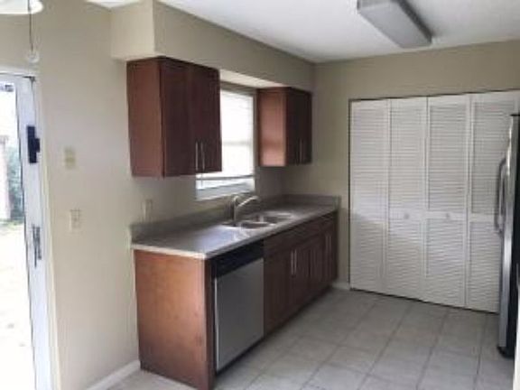 2nd image of 244 Broward Ave #244