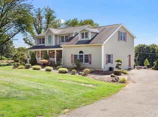 814 Rockport Rd, Hackettstown, NJ 07840