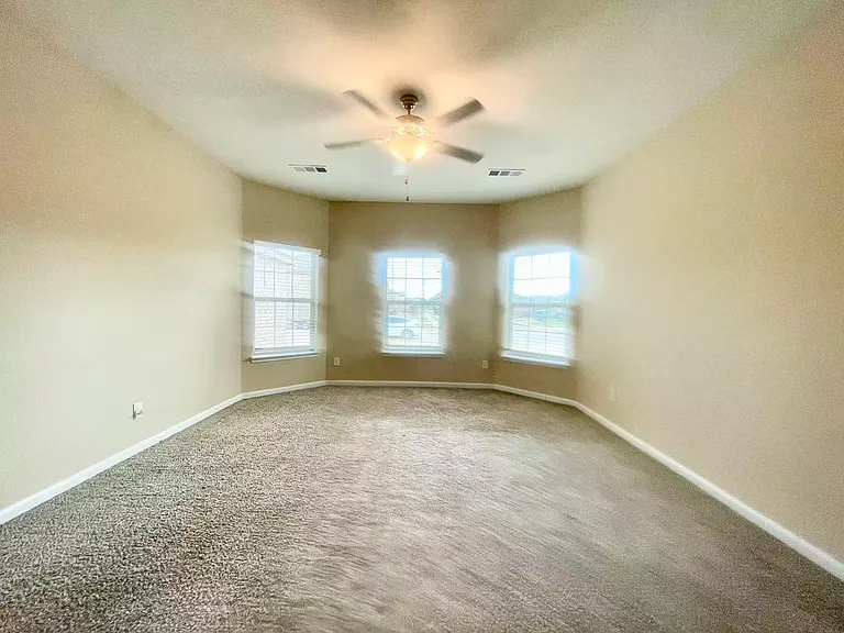 1702 Sandalwood Way — Photo 14