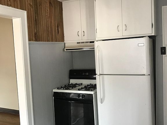 5th image of 321 Grove Ave #1