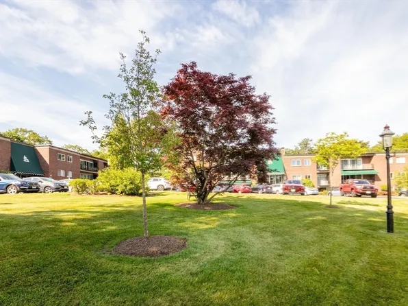 1202 Greendale Ave APT 124, Needham, MA 02492