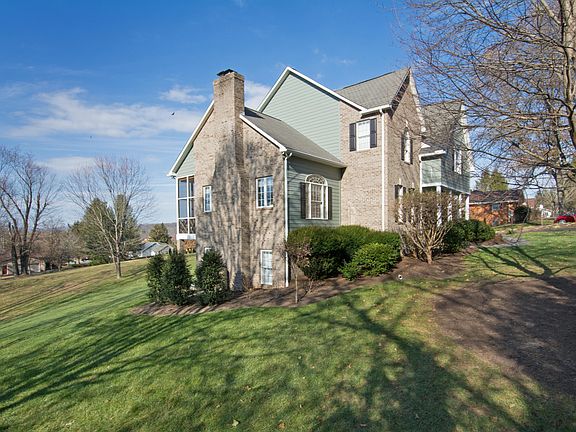 4th image of 319 Dwyer Ln