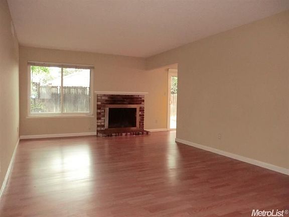 3rd image of 4161 Worthington Dr