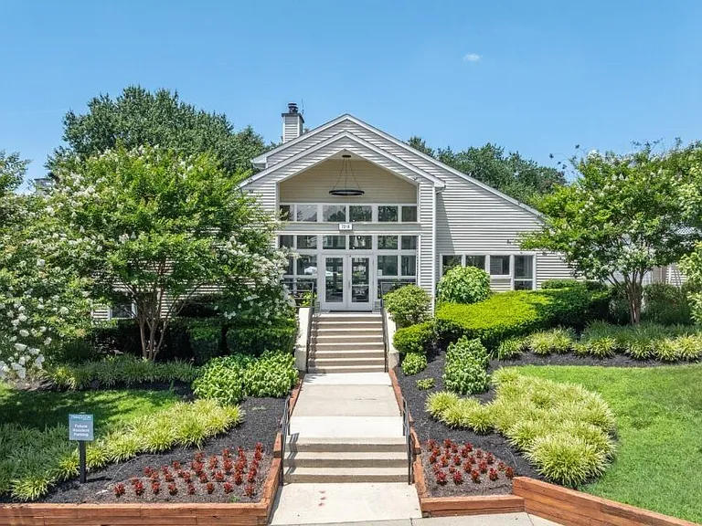 Madison at Eden Brook — Photo 51