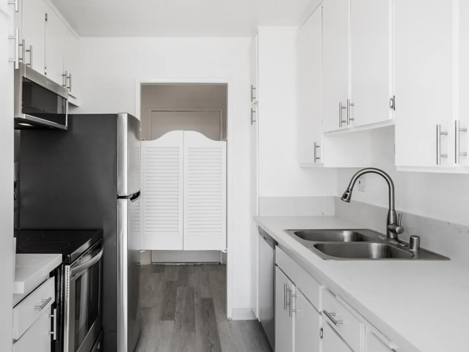 The Dracena Apts — Photo 3