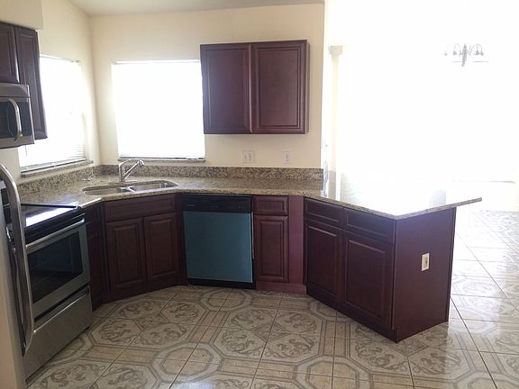5th image of 2600 Huntington Ct