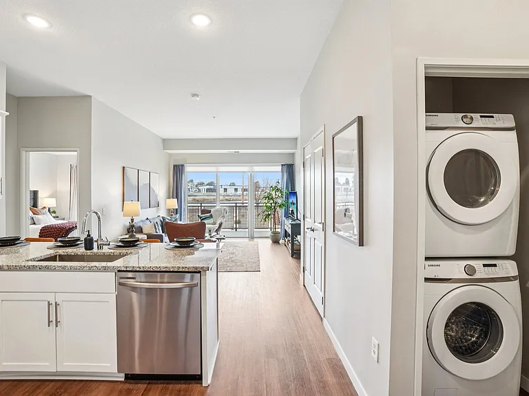 Lyra Apartments — Photo 14