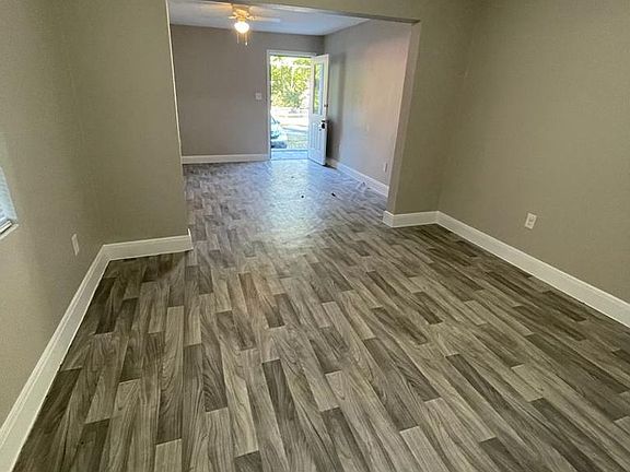 3rd image of 1309 Roberts Dr