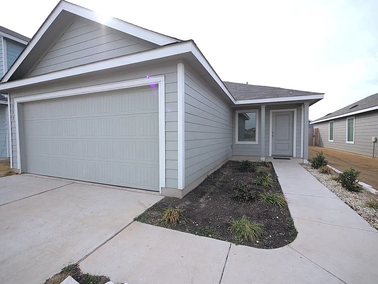 337 Rancho Del Cielo Loop — Photo 2