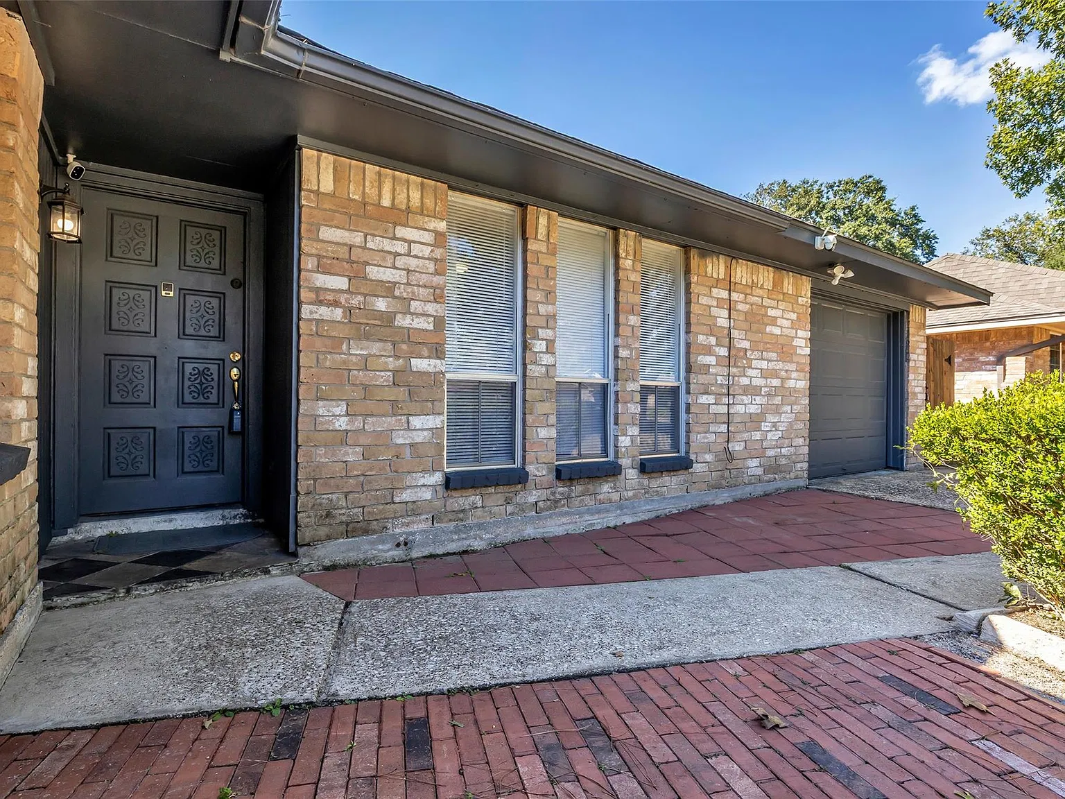 4 bed, 1.5 bath, 1248 sqft, $1,900 — Photo 4